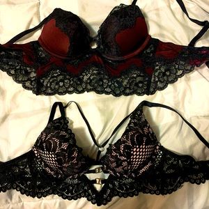 Lot of 2 La Senza beyond Sexy deep plunge long line bras with lace